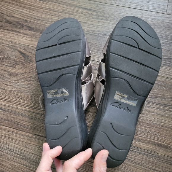 Clarks Lexi Basil Pewter Sandals Women's 9 Bead Detail Leather Wedge Heel Slides - Picture 9 of 9